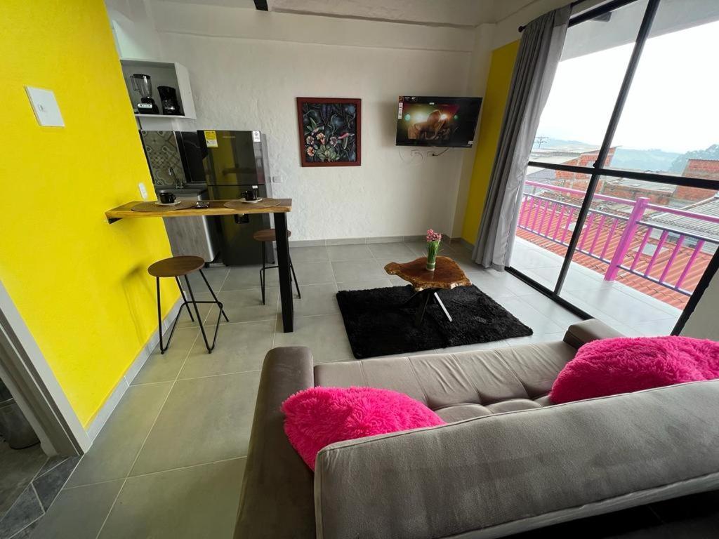 Apartment Astromelias